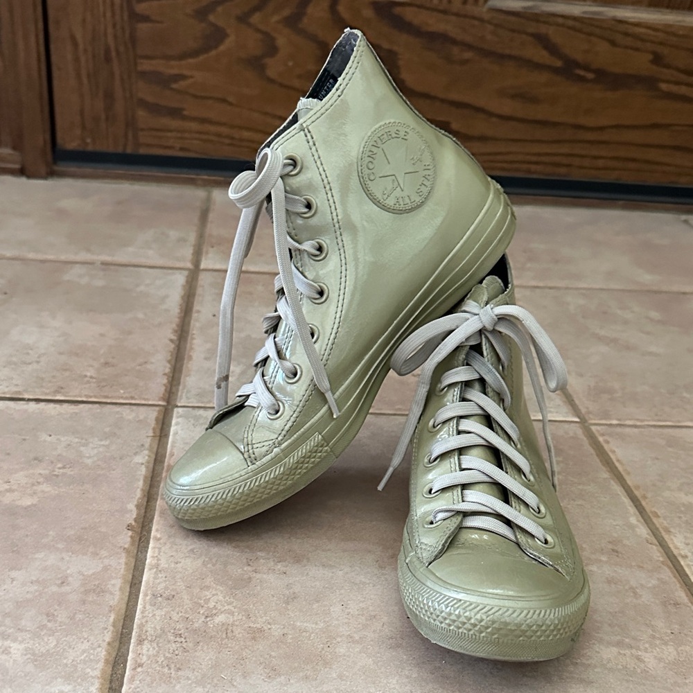 Converse Chuck Taylor All Star Hi Top Shoes  Sneakers in Metallic Gold Rubber
